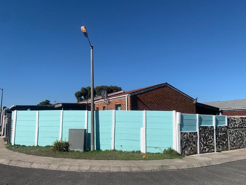 3 Bedroom Property for Sale in Lentegeur Western Cape